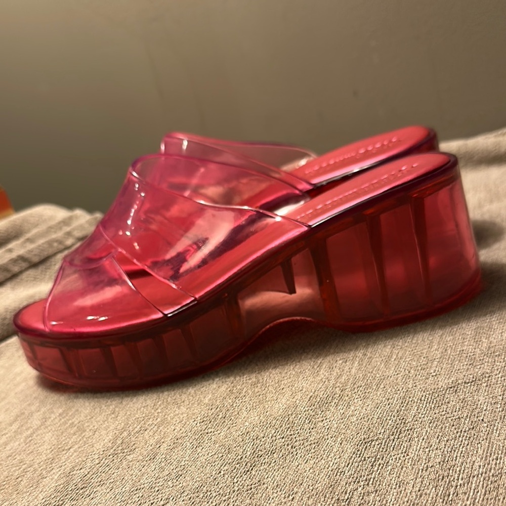 Stylish Pink STEVE MADDEN Platform Sandals